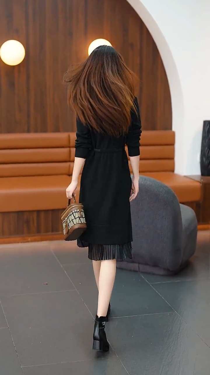 ロングワンピース ニュアンスプリーツ切り替えニットワンピース