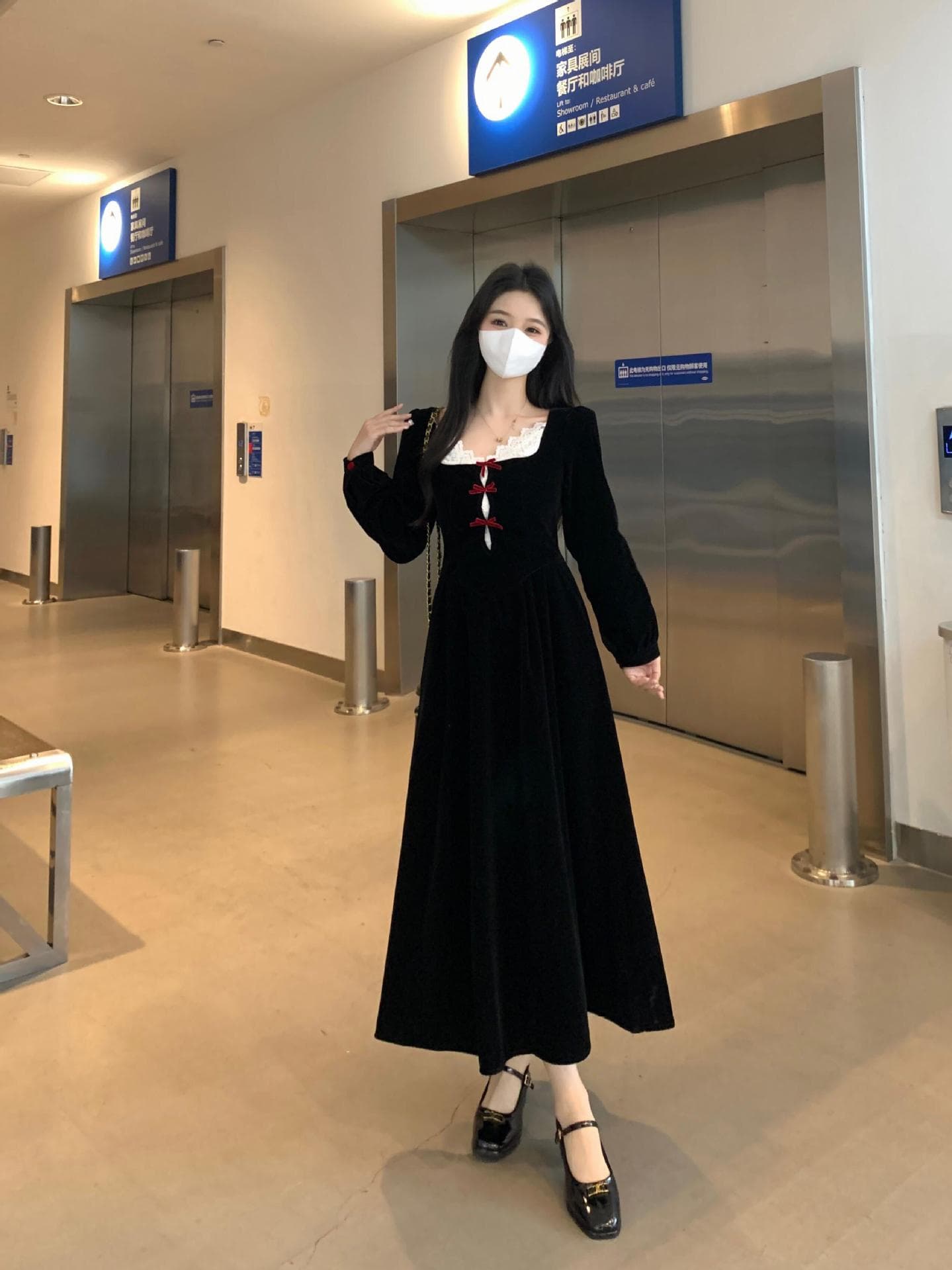 ロングワンピース 優美な姫袖ベロアレースワンピース