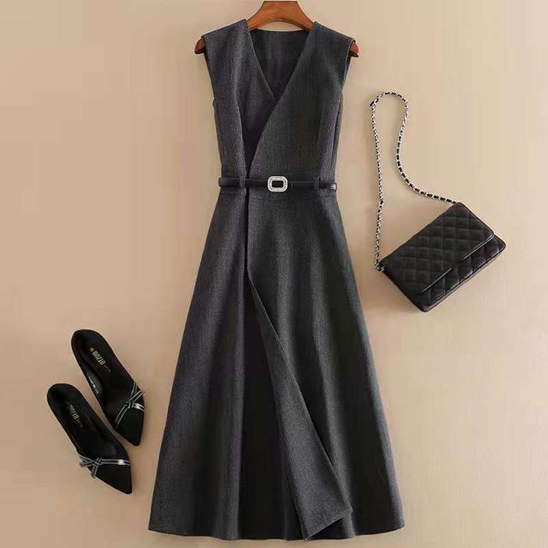 ロングワンピース シンプル上品なノースリーブワンピース