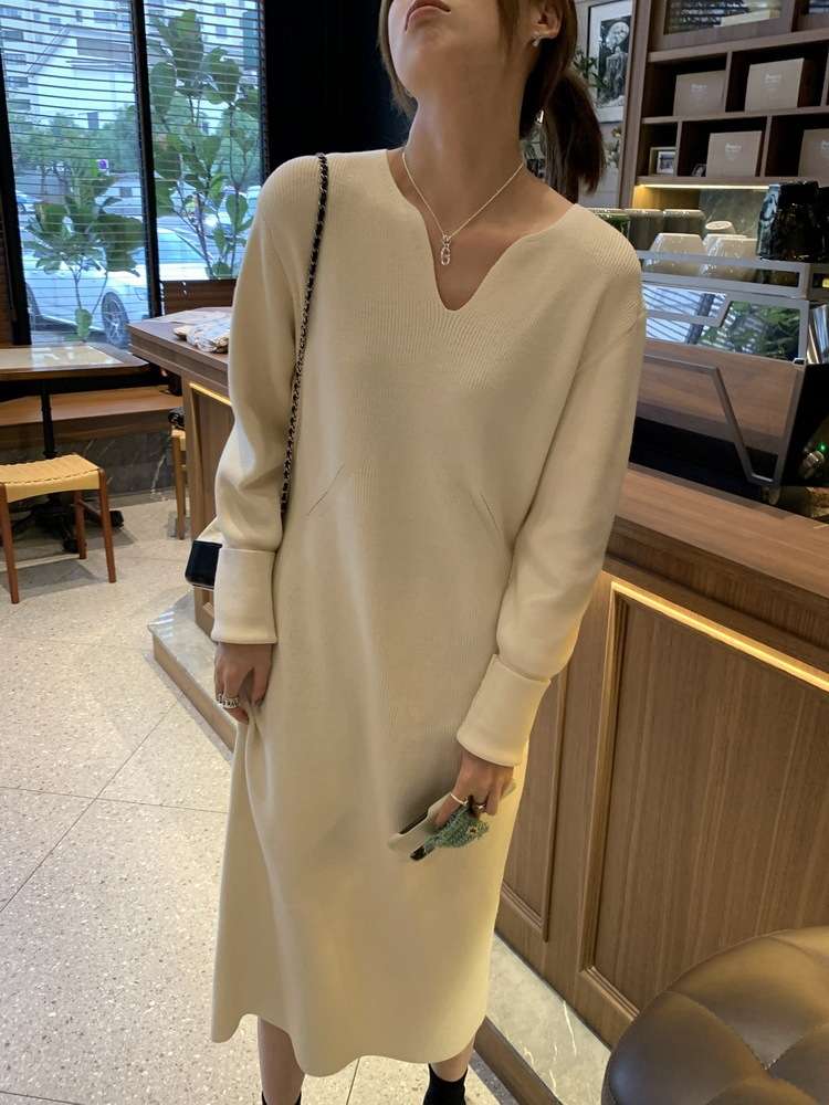 ロングワンピース ゆったりリラックス長袖ニット素材ワンピース