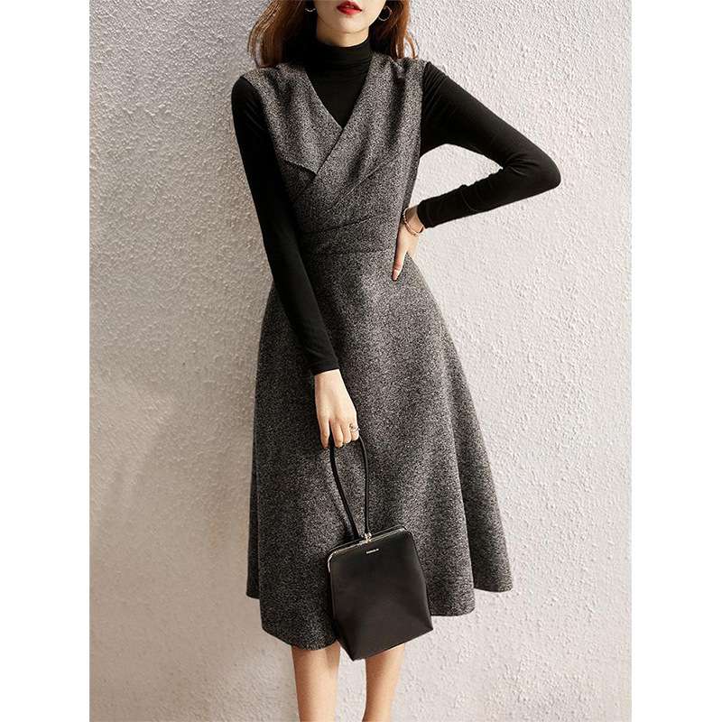 ロングワンピース 上品シルエット タートルネックレイヤード風ワンピース