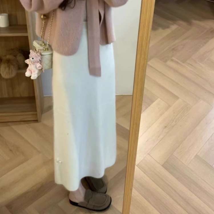 ロングワンピース ふわもこリボン付きニットワンピース