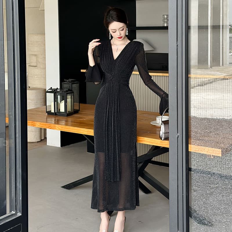 上品レース使い深Ｖネックロングワンピース レディース