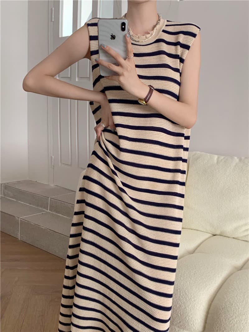 ボーダー柄スウェット地ロングワンピース体型カバー上品