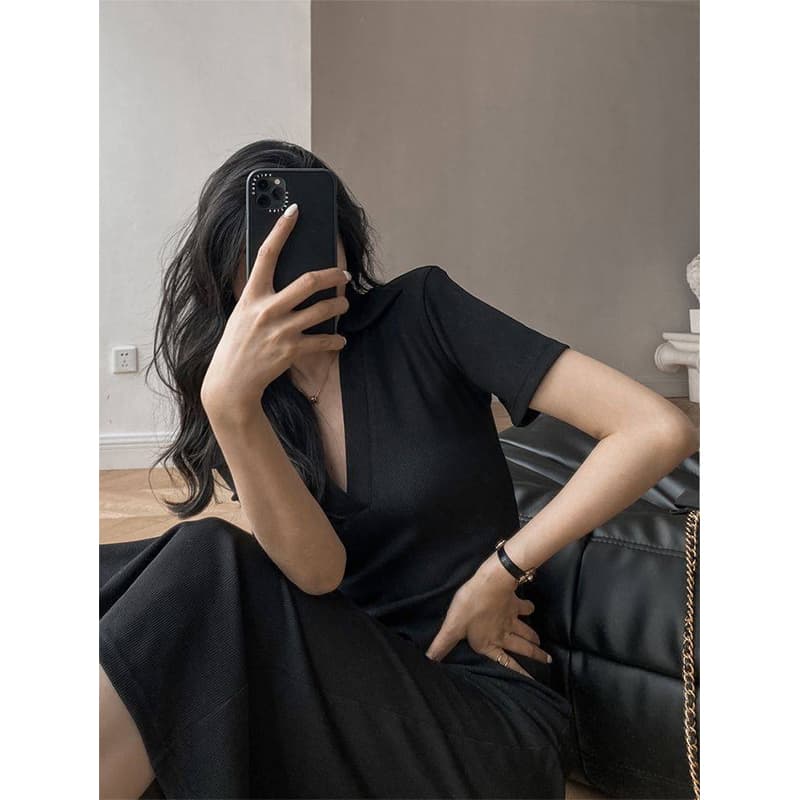 ロングワンピース シャツ 深い襟ぐりの半袖すっきりシルエットロングワンピース