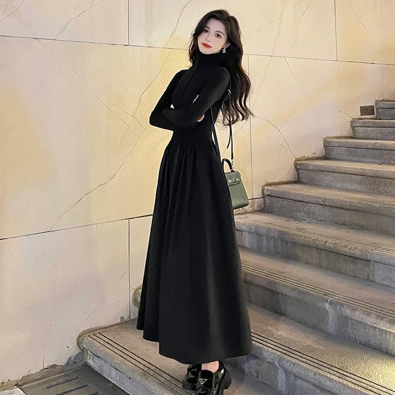 すっきりシルエット タートルネックロングワンピース