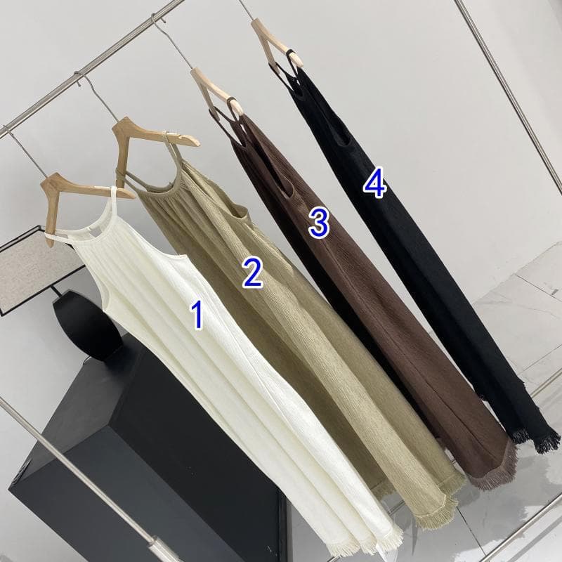 上品なキャミ型ロングワンピース 4色展開 大人の女性向け
