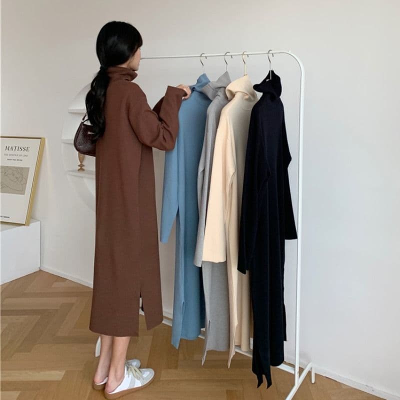 ロングワンピース タートルネック 上品な首もと暖か長袖ニットロングワンピース
