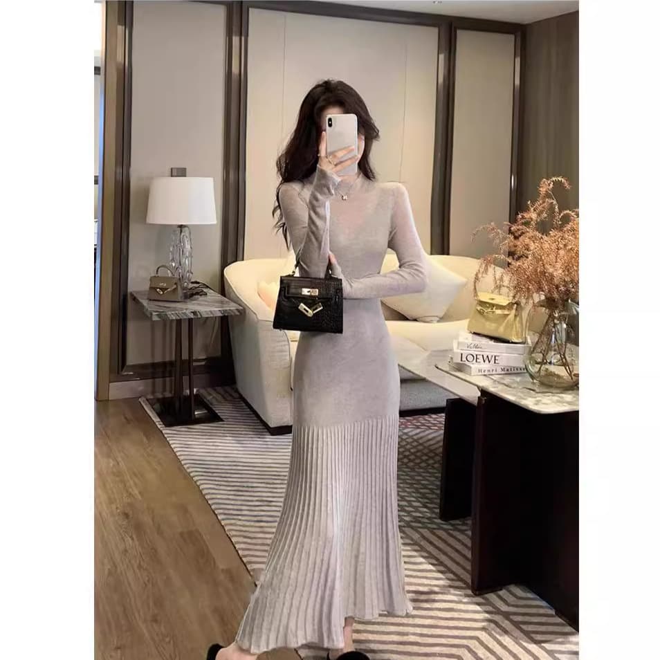 ロングワンピース ニュアンスプリーツニットワンピース