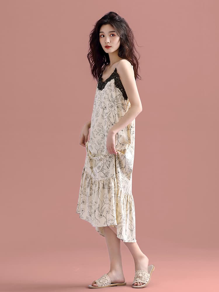 ロングワンピース 花柄シフォン細肩紐レース縁取りロングワンピース