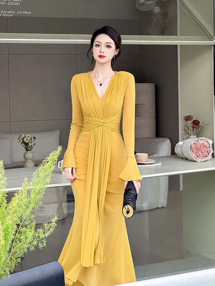 上品レース使い深Ｖネックロングワンピース レディース