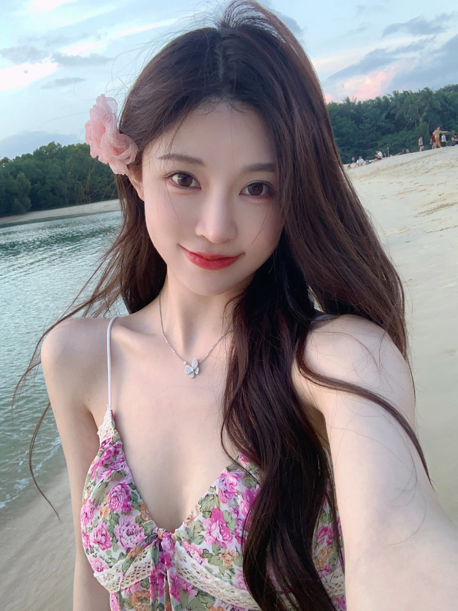 ロングワンピース 優美な花柄レースキャミワンピース