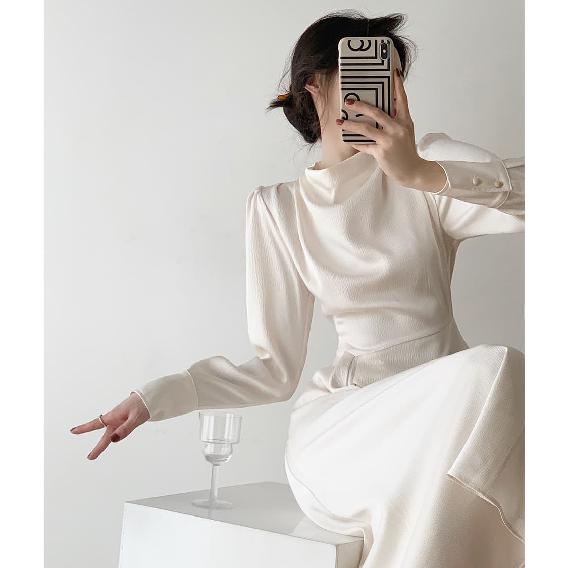 ロングワンピース タートルネック リブニット素材のウエストマーク長袖高襟ワンピース