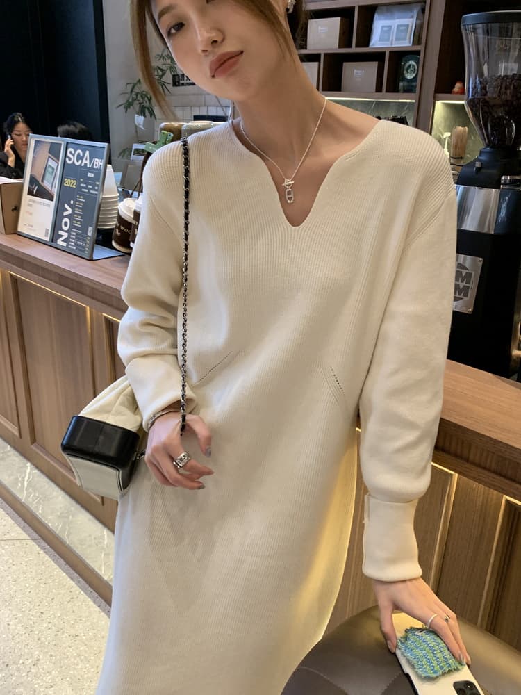 ロングワンピース 大人の雰囲気漂うリブ編みマキシワンピース