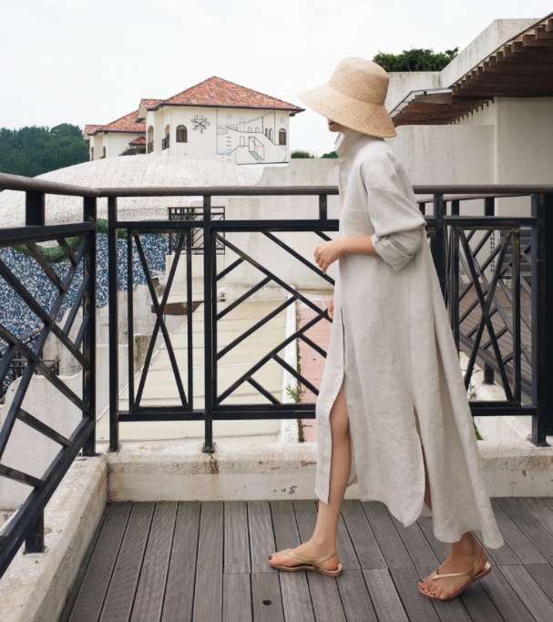 ロングワンピース リネン素材のスキッパー襟シャツワンピース