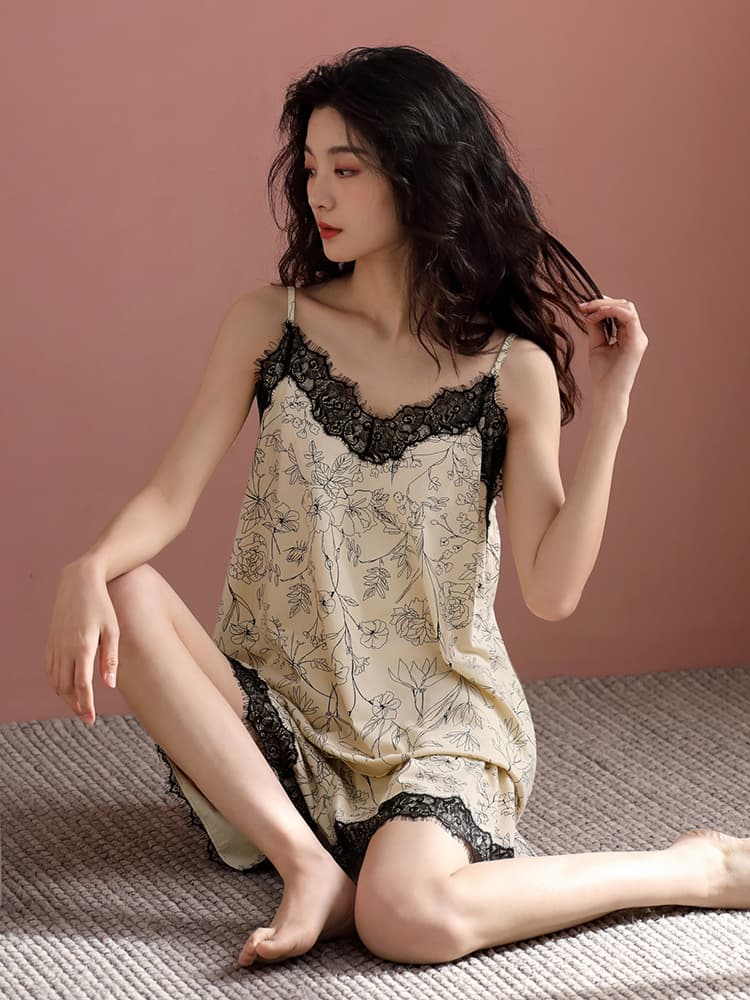 ロングワンピース 花柄シフォン細肩紐レース縁取りロングワンピース