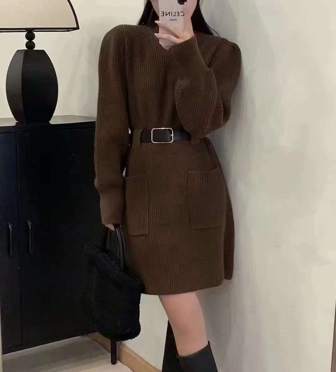 ロングワンピース ふんわり袖のベルト付きニットワンピース