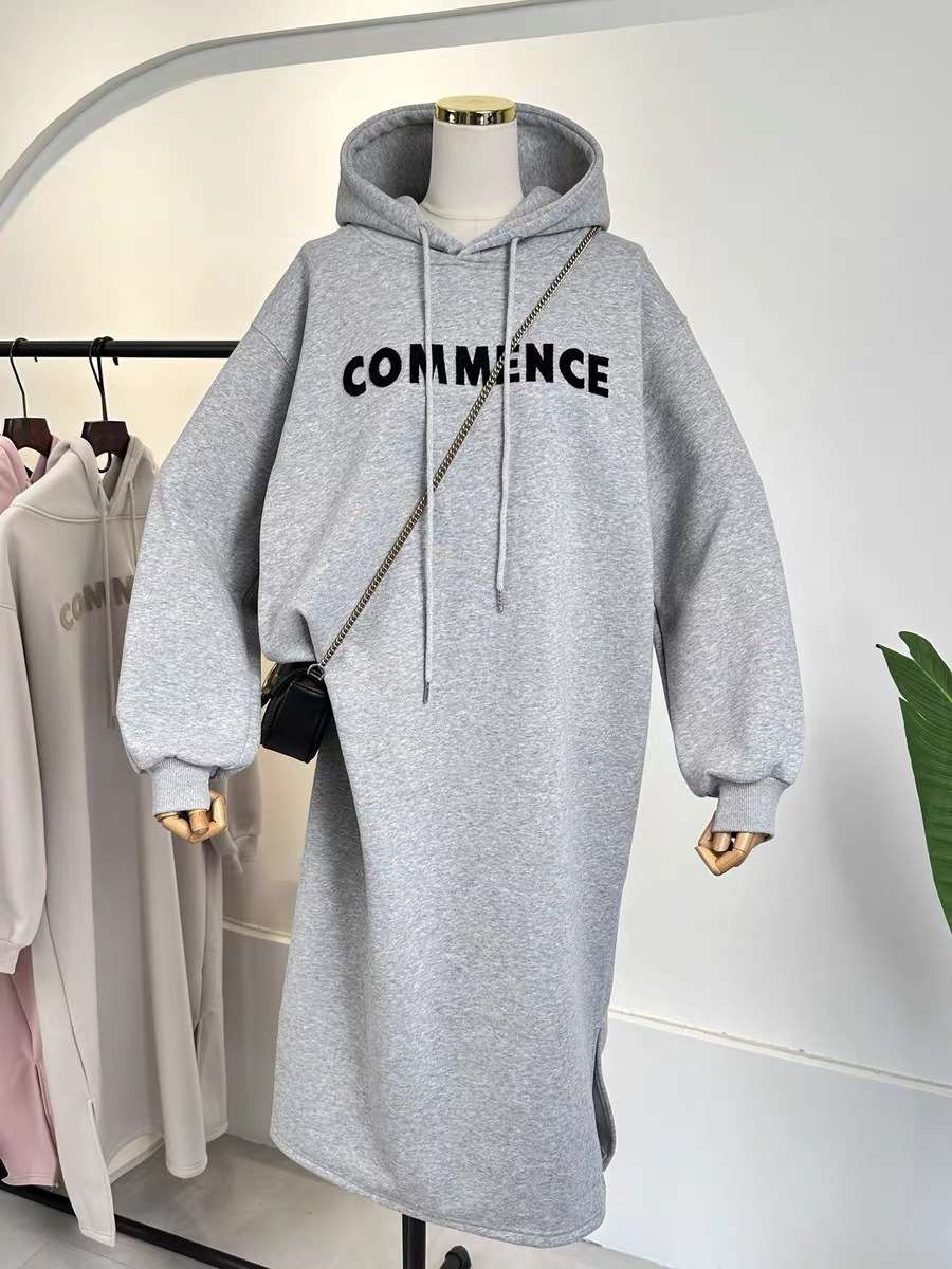 ロングワンピース 『ゆったりあったかフード付きワンピース』