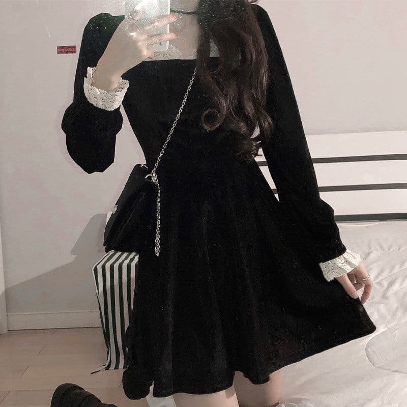 ロングワンピース レース襟付きベルベット姫袖ワンピース