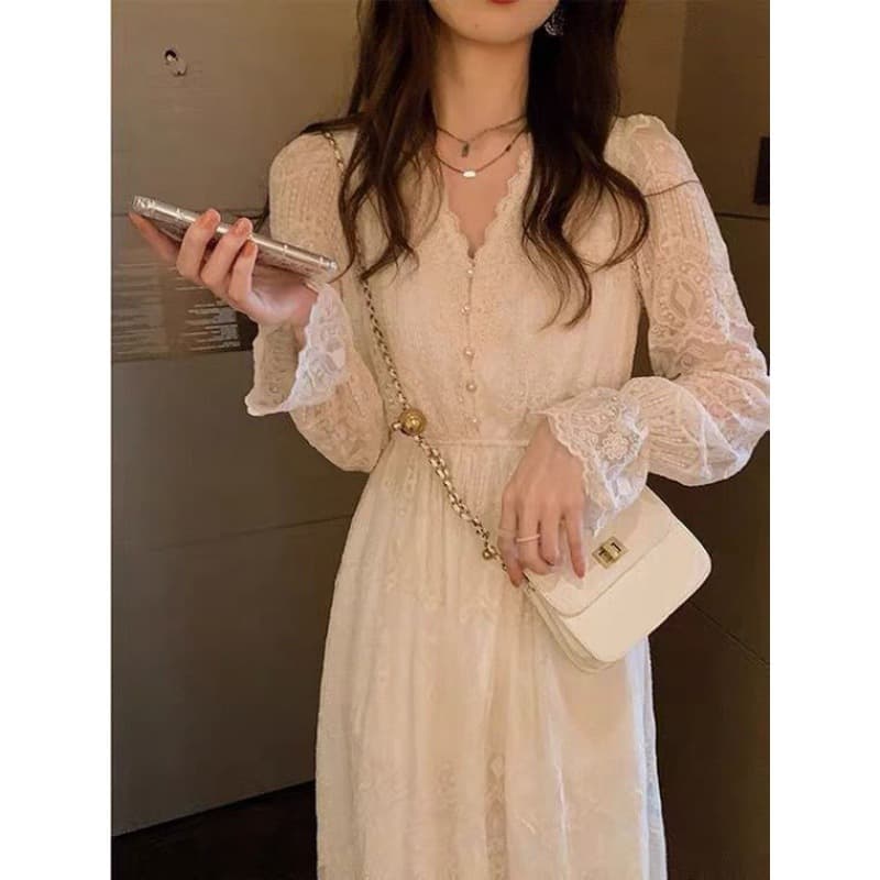 ロングワンピース クラシカル・レースふんわり袖ワンピース