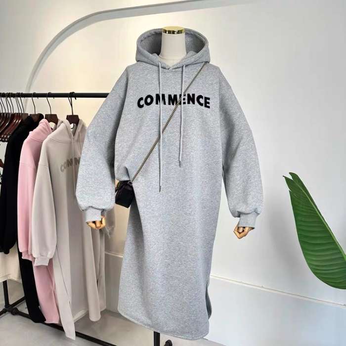 ロングワンピース 『ゆったりあったかフード付きワンピース』