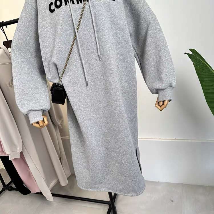 ロングワンピース 『ゆったりあったかフード付きワンピース』