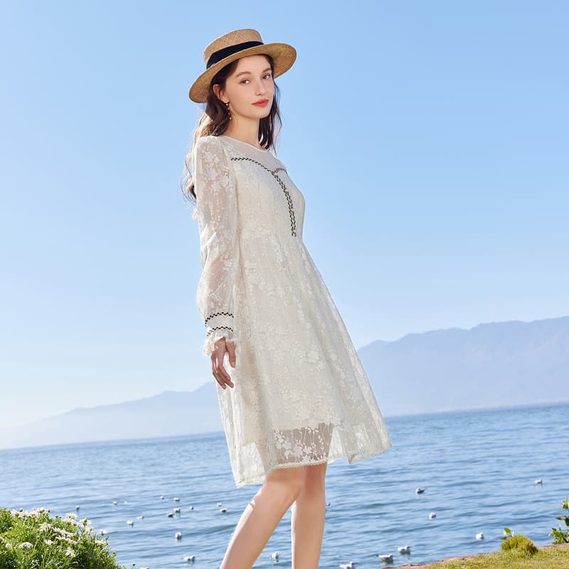 ロングワンピース レース ふんわり透かし花柄レースワンピース