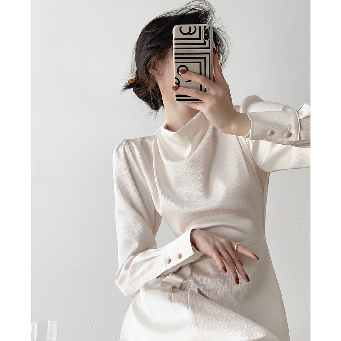 ロングワンピース タートルネック リブニット素材のウエストマーク長袖高襟ワンピース