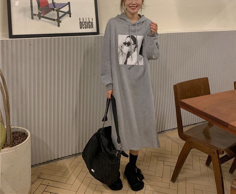 ロングワンピース フード付き切替ゆるふわワンピース