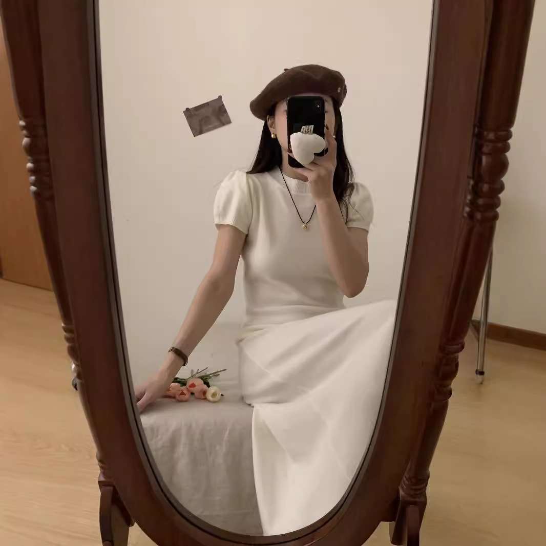 ロングワンピース ふんわり袖のリブニットワンピース
