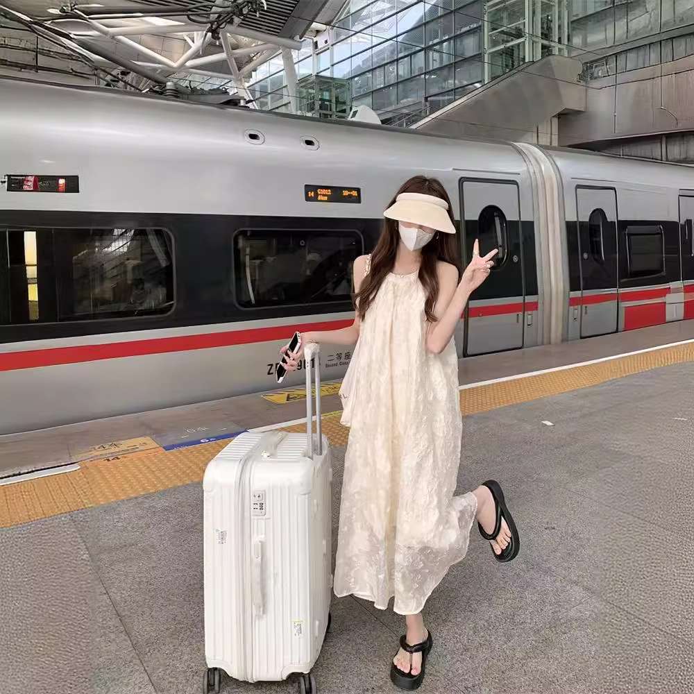 ロングワンピース 優美な光沢感レース飾りノースリーブワンピース