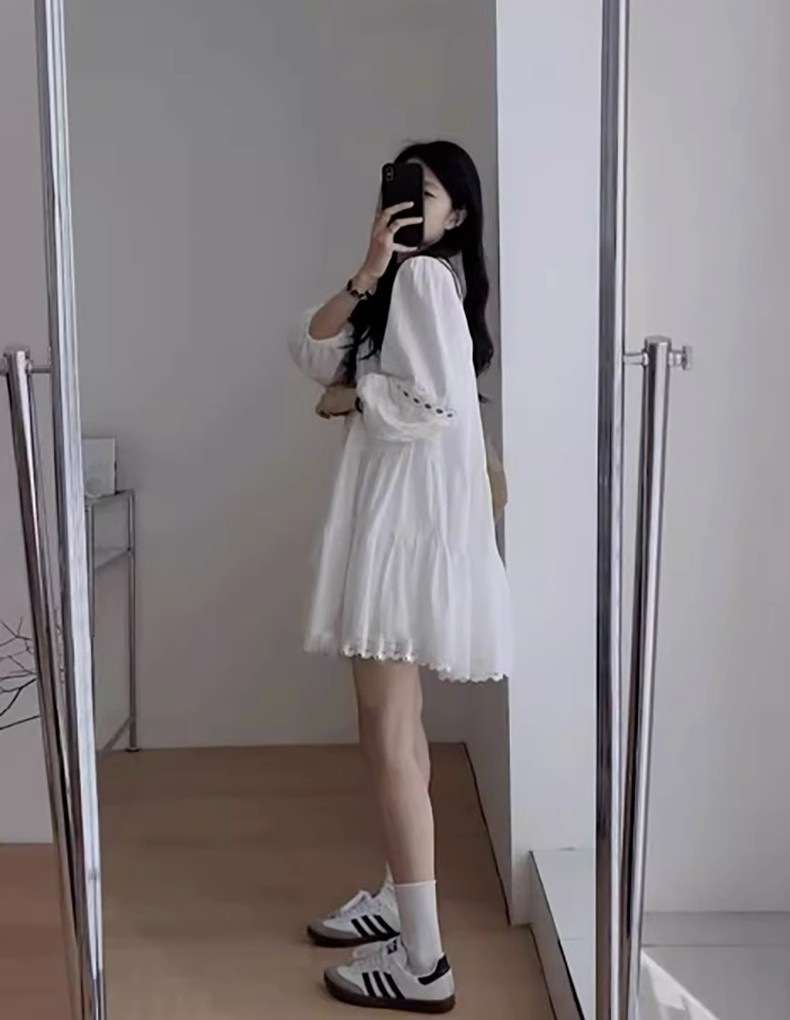 ロングワンピース ふんわり袖のティアードレース ワンピース