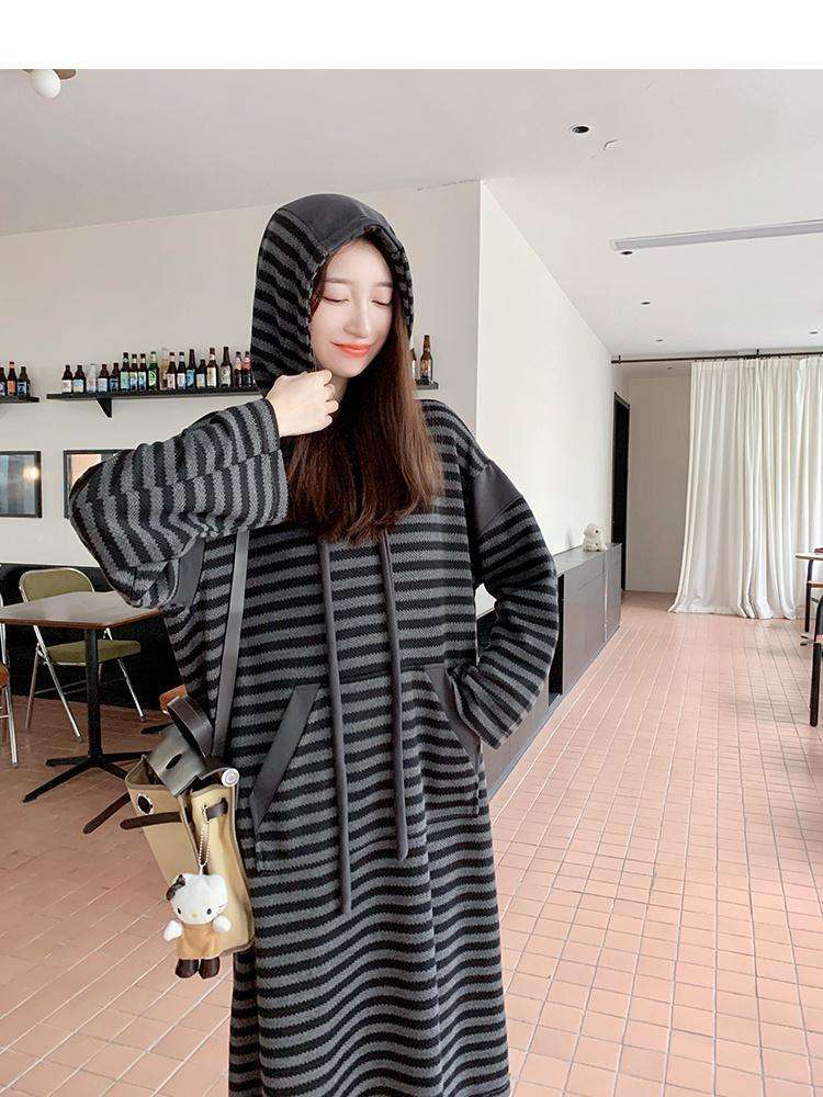 ロングワンピース ゆったりボーダーフードワンピース