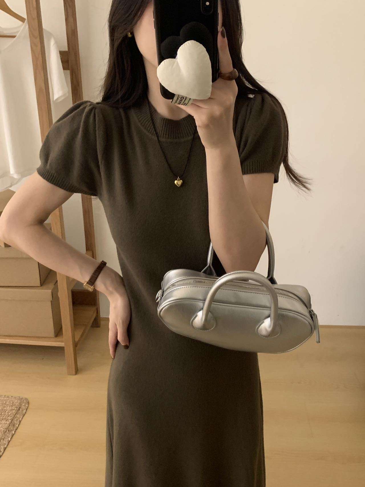 ロングワンピース ふんわり袖のリブニットワンピース