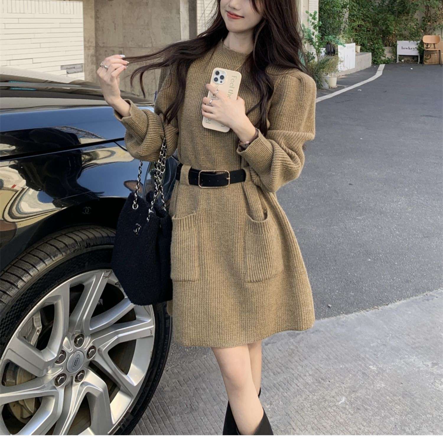 ロングワンピース ふんわり袖のベルト付きニットワンピース