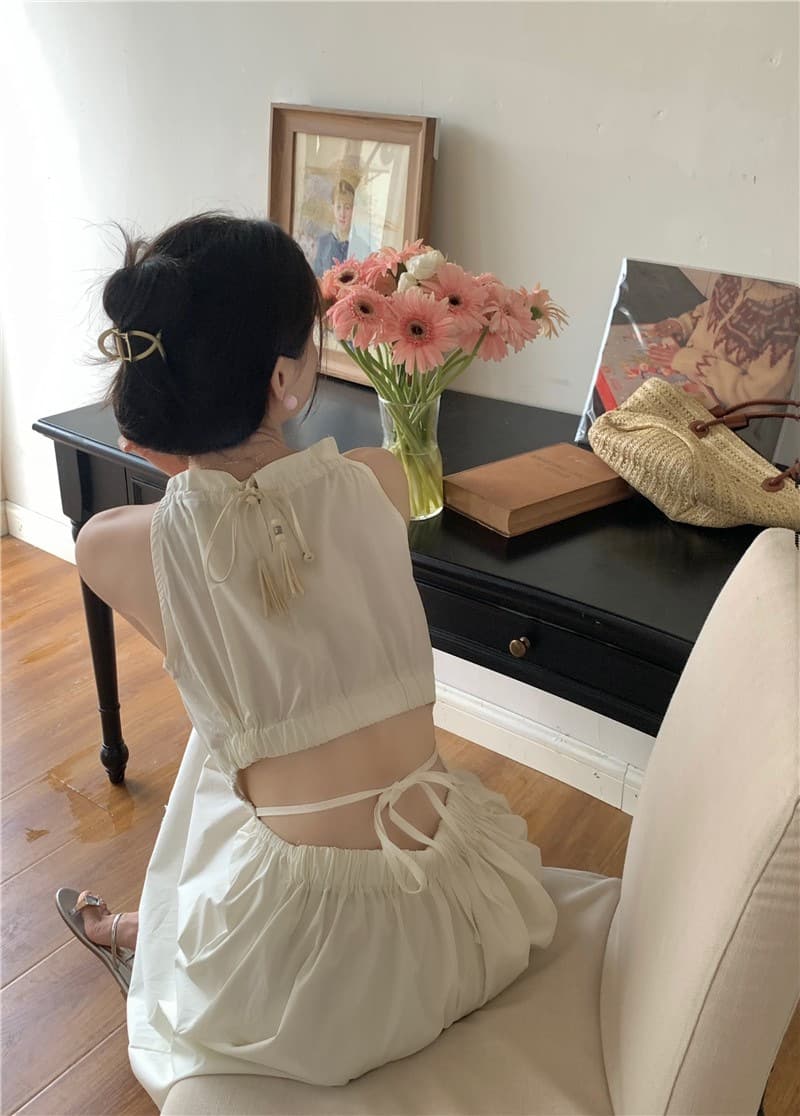 ロングワンピース 優美なカットデザイン バックリボンワンピース