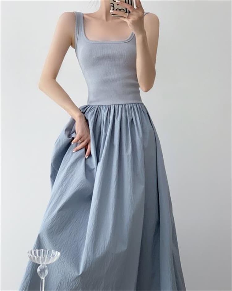 大人可愛い背中見せニットノースリーブロングワンピース