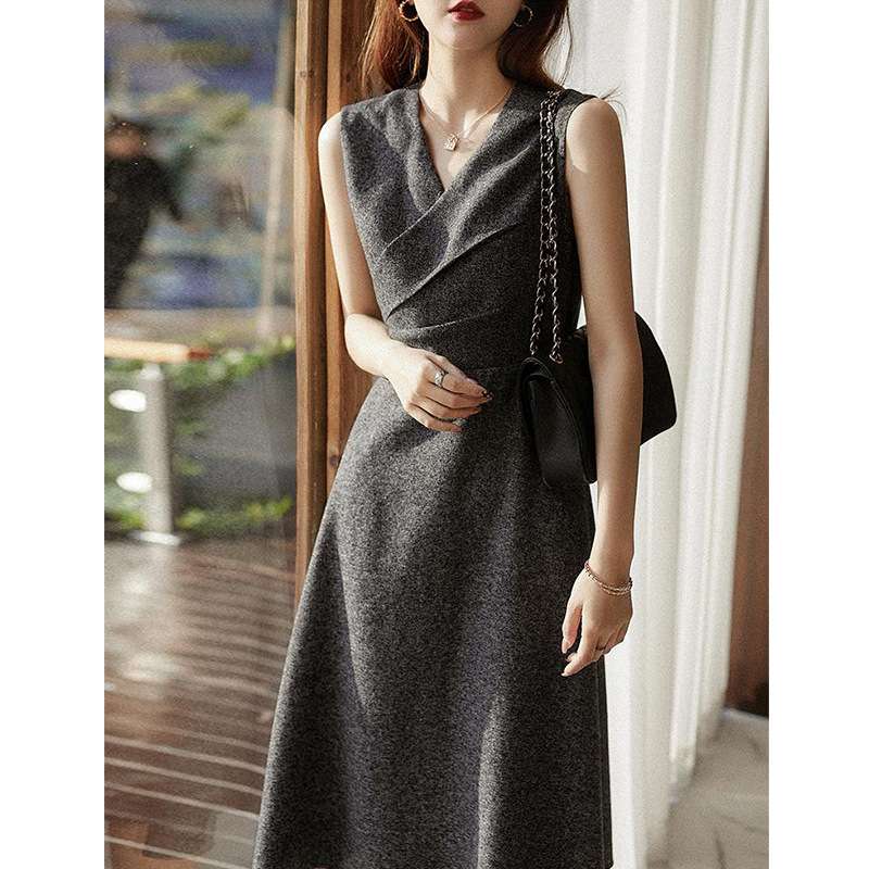 ロングワンピース 上品シルエット タートルネックレイヤード風ワンピース