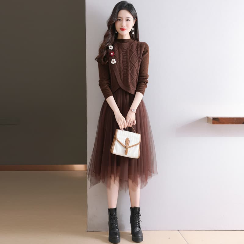 ロングワンピース 花モチーフ付きチュールニットワンピース