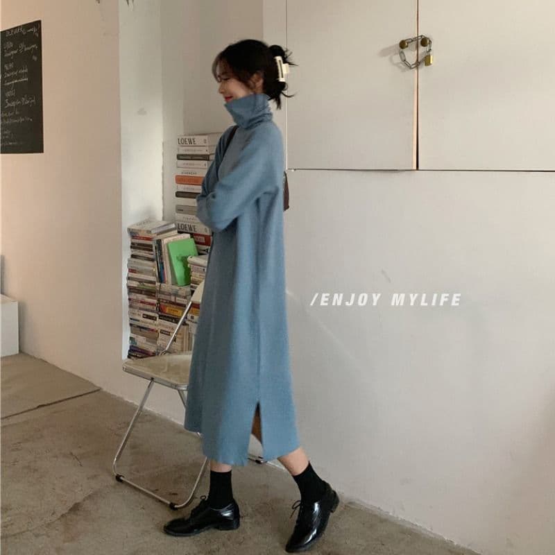 ロングワンピース タートルネック 上品な首もと暖か長袖ニットロングワンピース