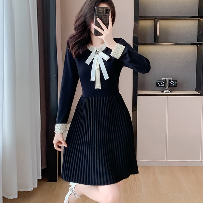 ロングワンピース ニット 胸元リボン付きプリーツロングワンピース