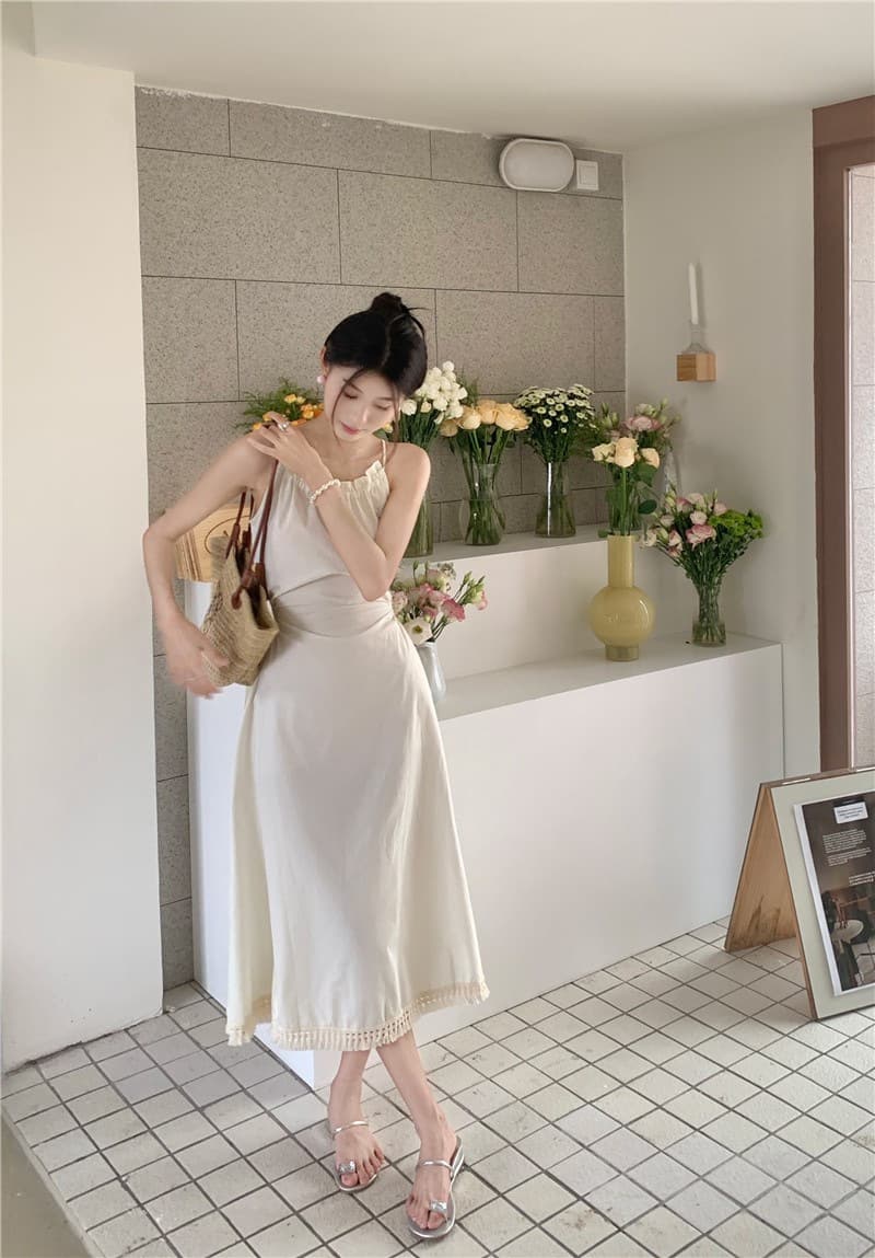 ロングワンピース 優美なカットデザイン バックリボンワンピース