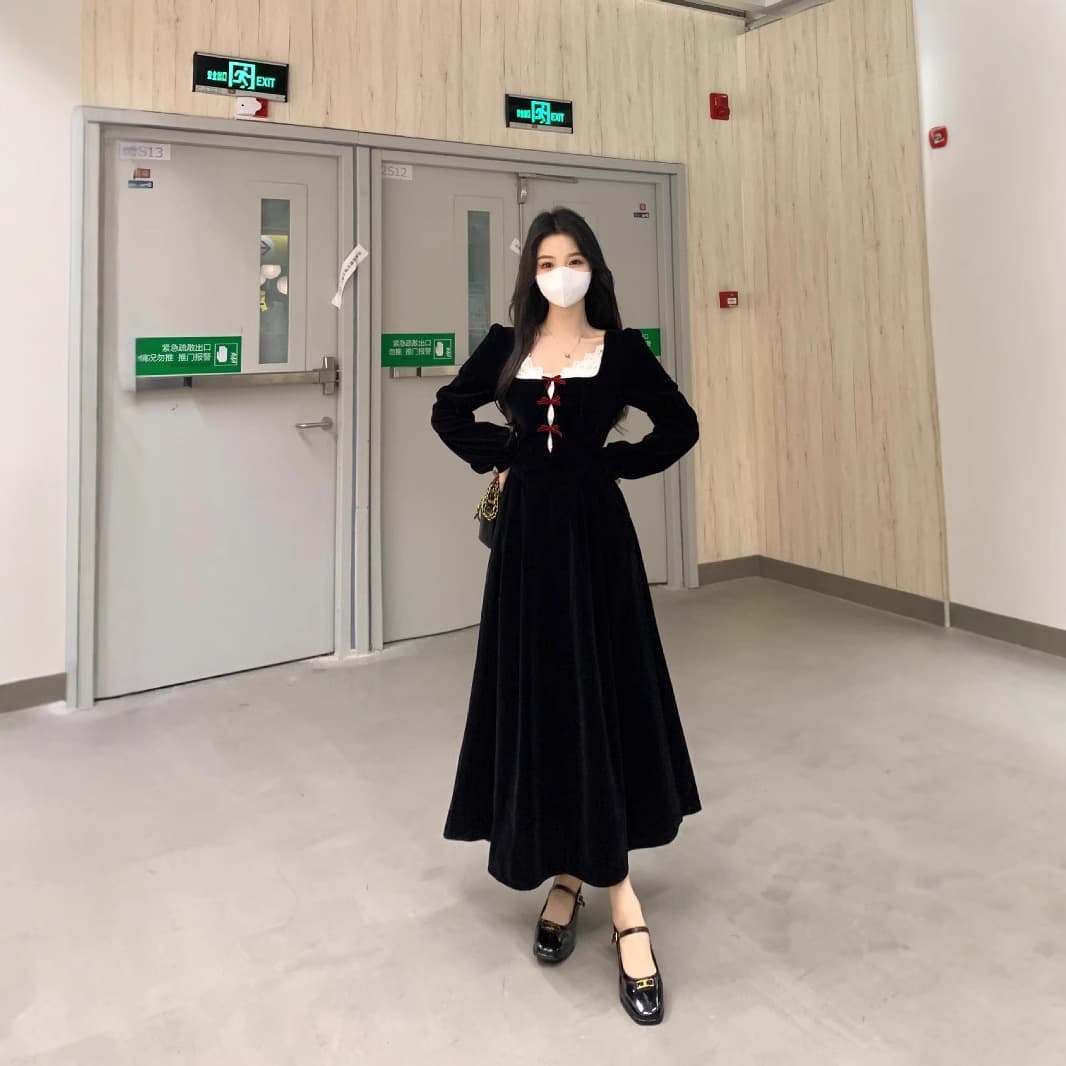 ロングワンピース 優美な姫袖ベロアレースワンピース