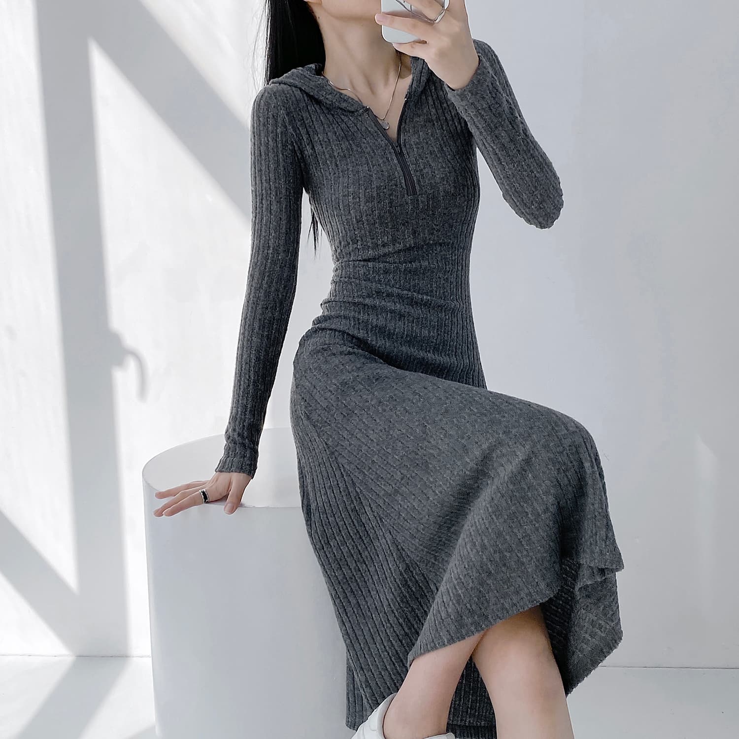 ロングワンピース リブ編み襟付きニットワンピース