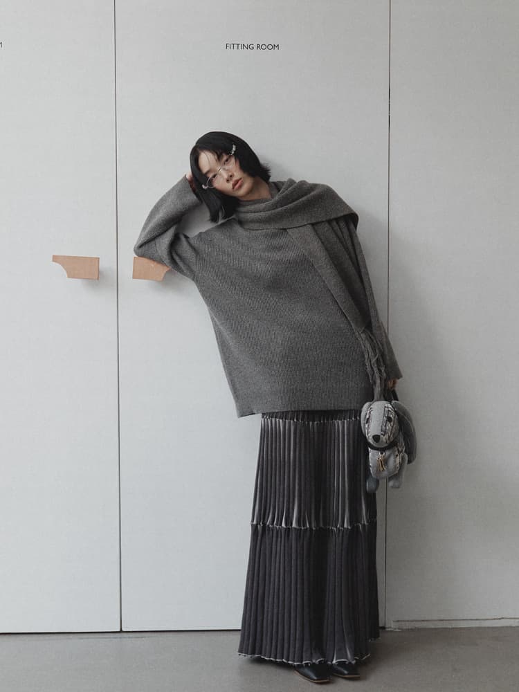 ロングワンピース 多段プリーツニットワンピース