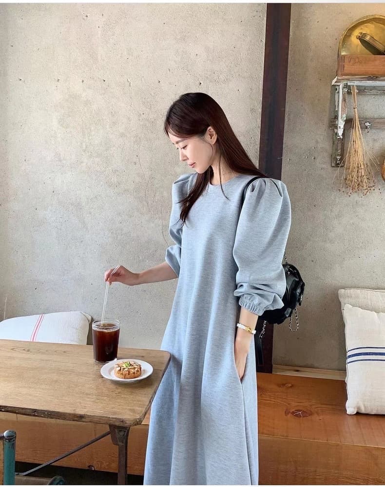 ロングワンピース ふんわり袖のゆったりワンピース