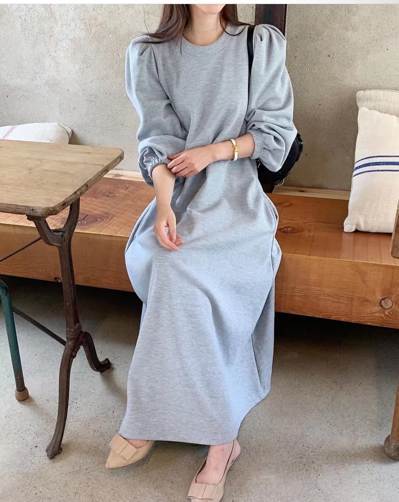 ロングワンピース ふんわり袖のゆったりワンピース