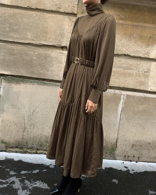 タートルネック長袖ロングワンピース ティアード フレア裾