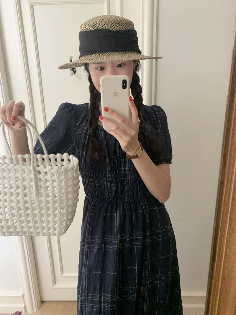 今季注目 おしゃれチェック柄フレアロングワンピース