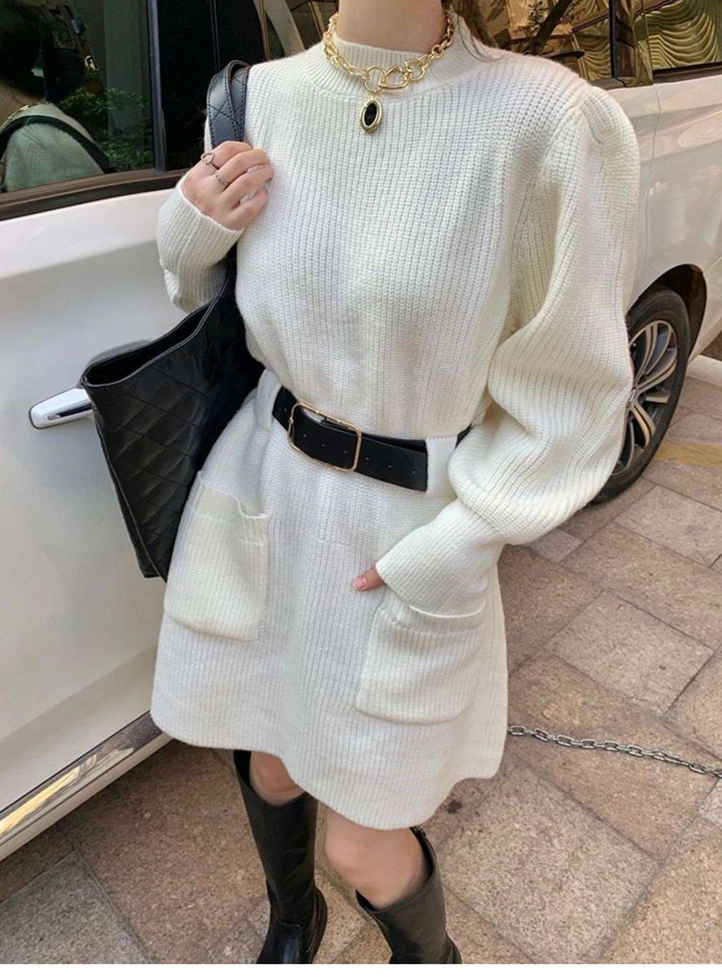 ロングワンピース ふんわり袖のベルト付きニットワンピース